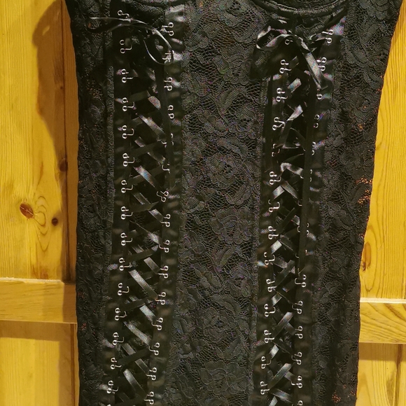 SM Arianne Lace Dress, Black - Picture 4 of 7